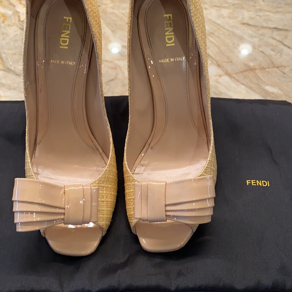 FENDI HEELS  🎉🎉HP🎉🎉